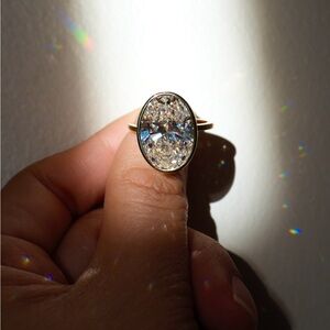 8.27ct Radiant Oval diamond ring 18k Yellow Gold